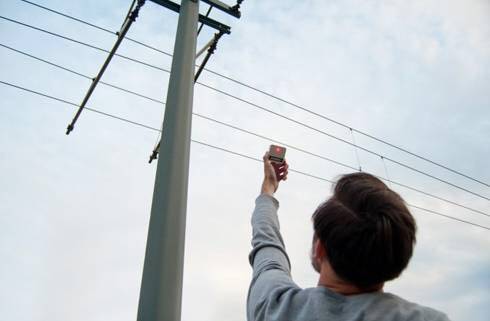 手機(jī)電量也能共享？這個黑科技真是好基友必備！